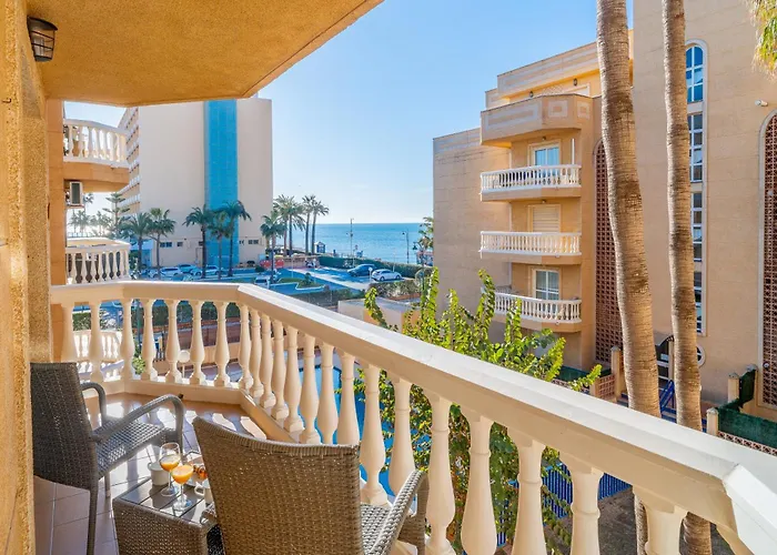 Casa Playa Guadalmar, Beautiful Apartment In Front Of The Sea, Wifi, Ac, Smart Tv, Private Parking