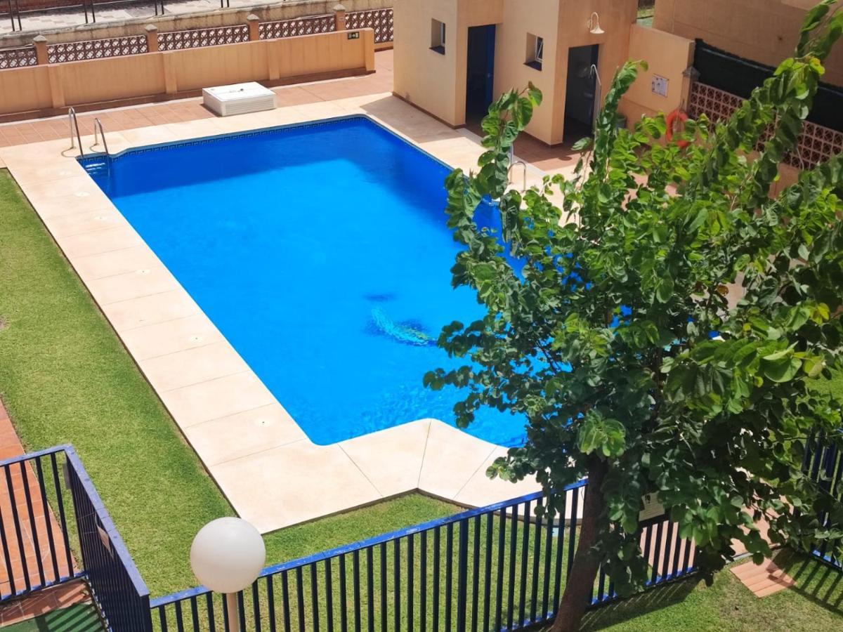 Casa Playa Guadalmar, Beautiful In Front Of The Sea, Wifi, Ac, Smart Tv, Private Parking Apartment Malaga