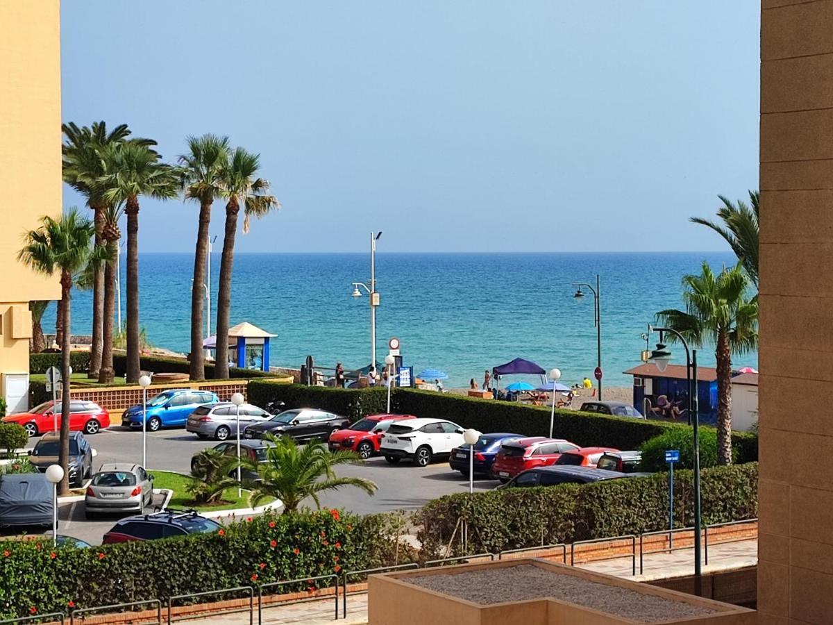 Casa Playa Guadalmar, Beautiful In Front Of The Sea, Wifi, Ac, Smart Tv, Private Parking Malaga