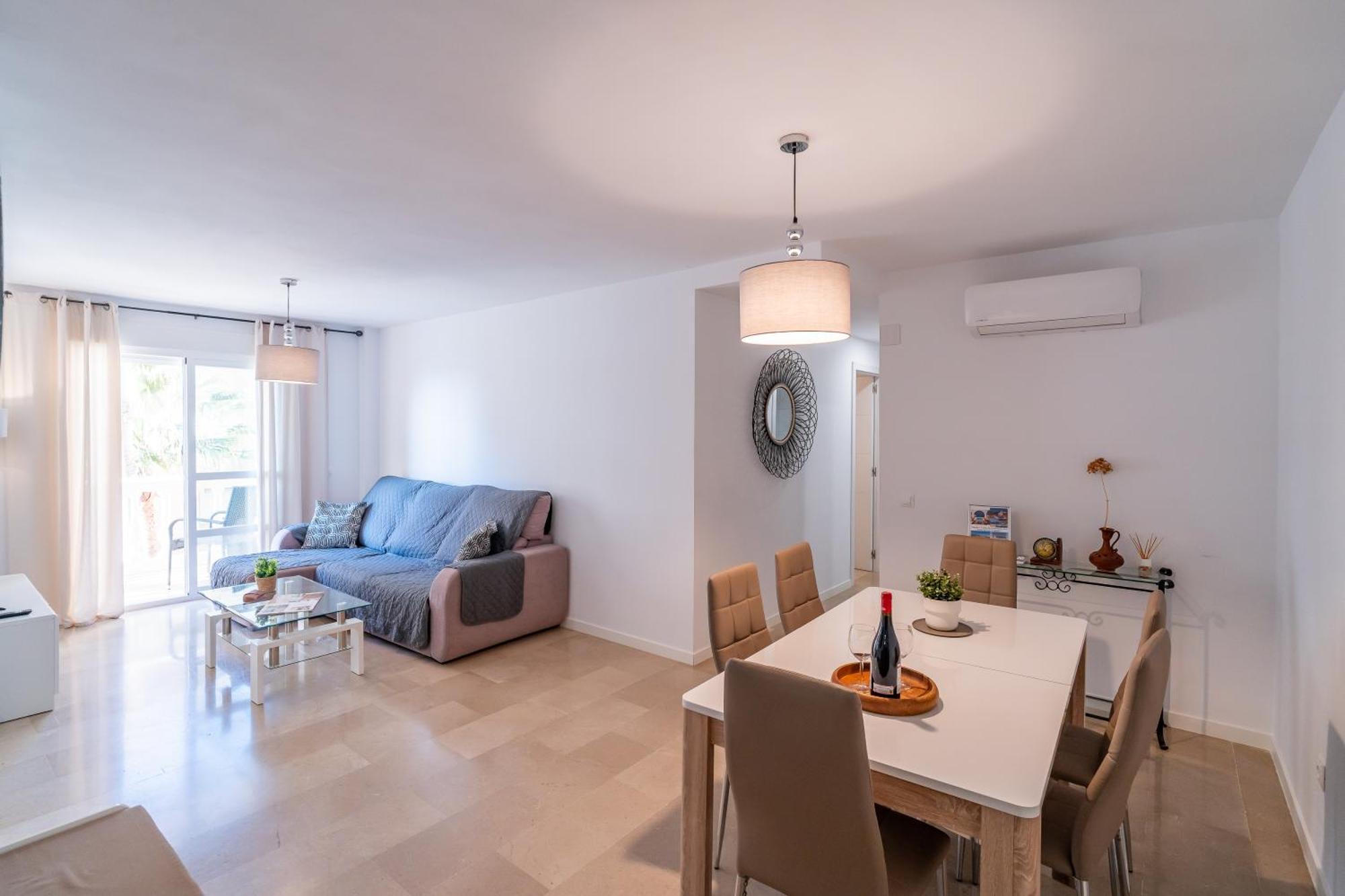 Casa Playa Guadalmar, Beautiful In Front Of The Sea, Wifi, Ac, Smart Tv, Private Parking Apartment